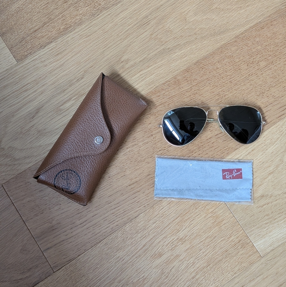 Ray-Ban Gold Aviator Sunglasses